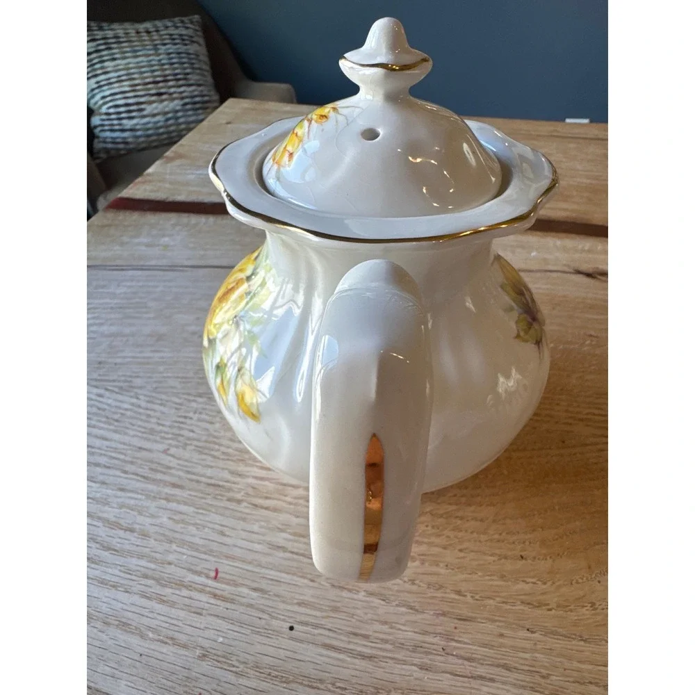 Price Kensington Potteries Yellow Rose Teapot Tudor Made in England Gold Gilt